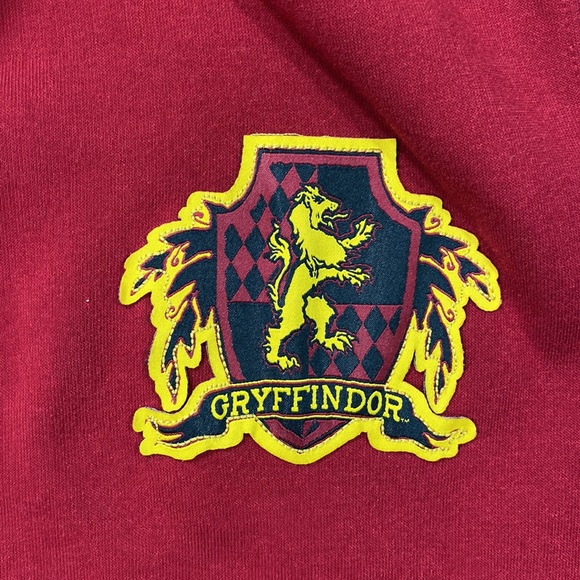 RELISTED Harry Potter Gyrffindor Bath Robe - Picture 3 of 9